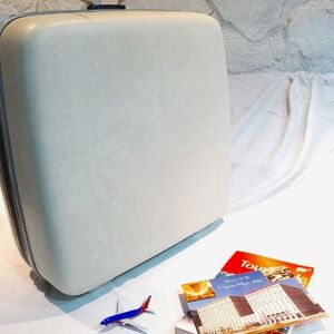 VTG 1950s Samsonite Silhouette Small White Hard Shell Suitcase w/key - Minimal w